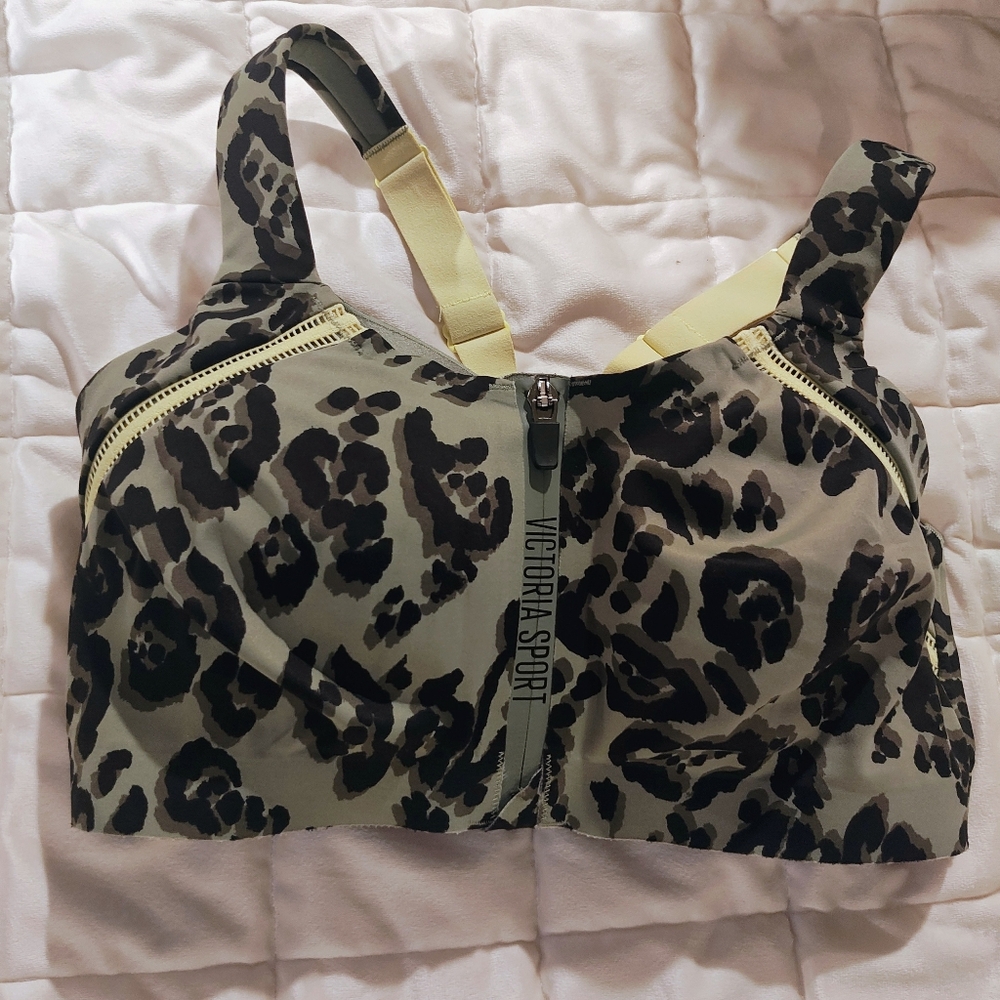 Victoria secret sport bra 34DDD
